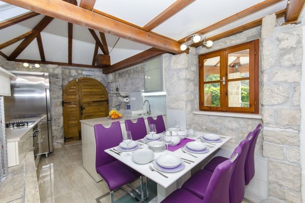 croatia-zivogosce-strnj-villa-apartman-40196ace46-568c-1ba4-5754-6c919f839b65EAFAB24B-E800-4EB1-80B3-3749F6583FBD.jpg
