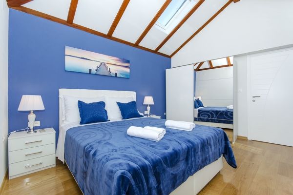 croatia-zivogosce-strnj-villa-apartman-42c7686512-ae47-1e3f-5679-5f64fb5ec1fe67AD26DA-C30A-A0EF-B7F1-227C2B7EDC7F.jpg