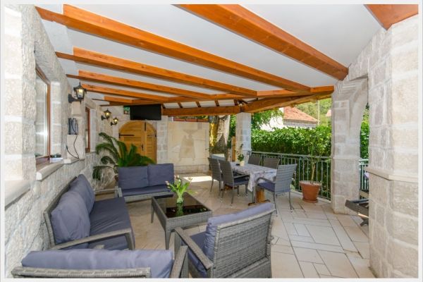 terrace-05-v-986-653D3DB304A-FA51-9731-C208-0B5D0E1C1FB4.jpg
