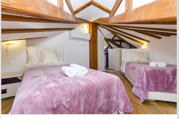 croatia-zivogosce-strnj-villa-apartman-34F3E913D5-D916-C78F-ADFD-9FECF0398533.jpg
